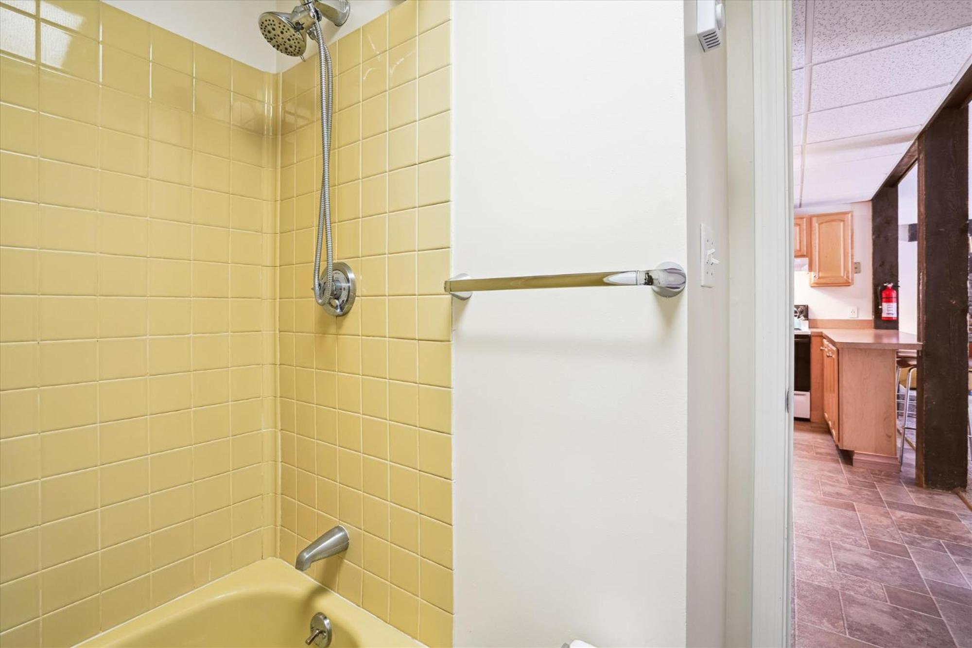 Spacious Northbrook 3 Townhouse Only 2 Miles From Restaurants & Nightlife 킬링튼 외부 사진
